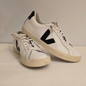 Veja White and Black logo Women Size 8